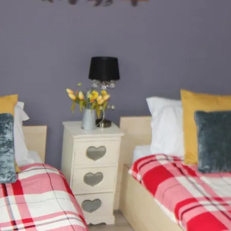 Advo Lovely 2 Leeds Villa *